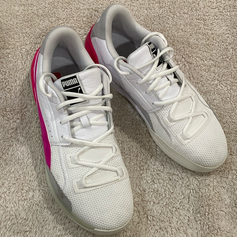 Puma sneakers, like new condition.